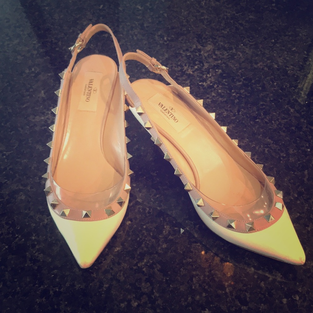 VALENTINO GARAVANI ROCKSTUD KITTEN HEELS